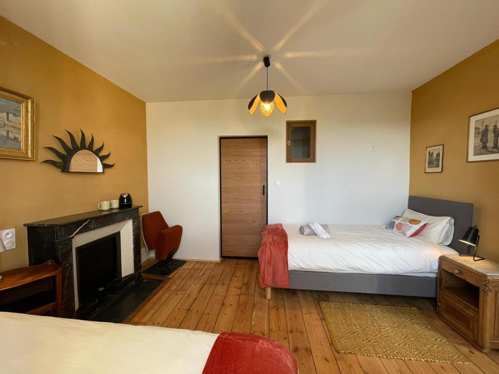 La Porte Des Pres Cluny Chambre photo